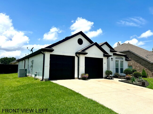 Building Photo - 4517 Woodbluff Dr