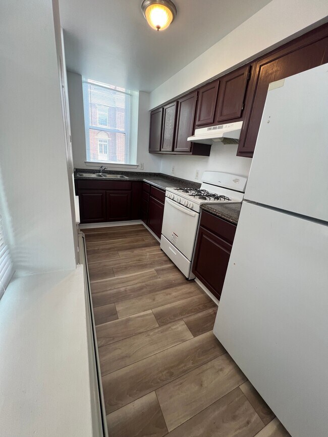 Building Photo - 836 N Preston St