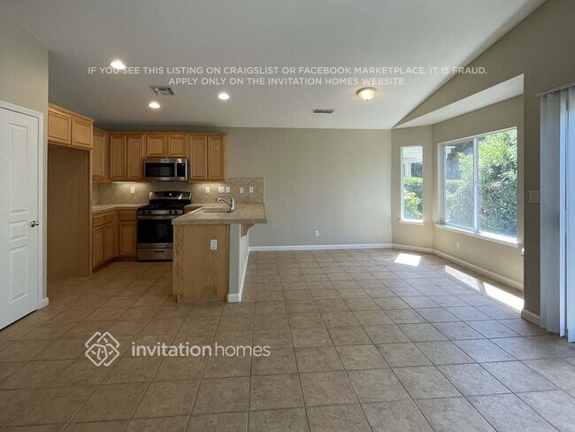 Foto del edificio - 395 Atlantic Dr