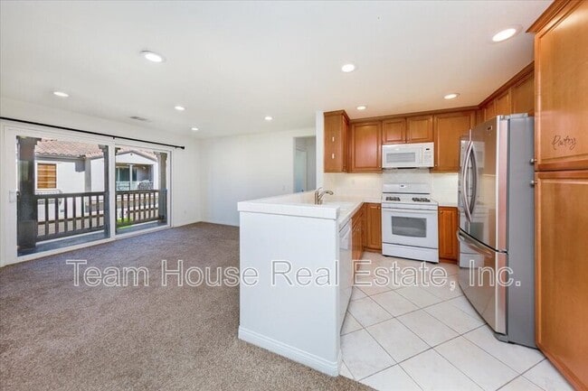Building Photo - 28440 Mirabelle Ln
