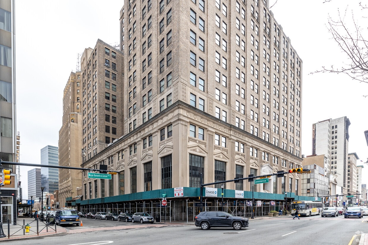 Building Photo - 10 Commerce
