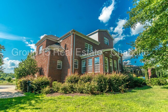 Building Photo - 307 Hollister Estates Dr