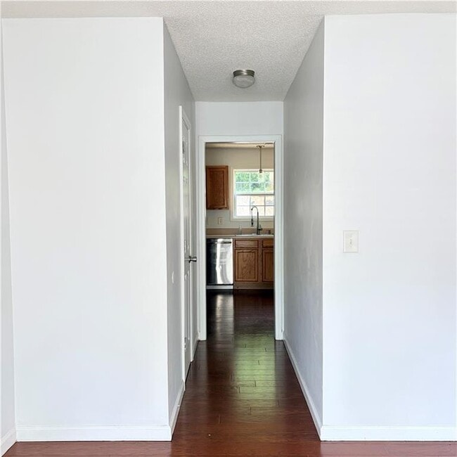 Building Photo - 153 Greystone Cir