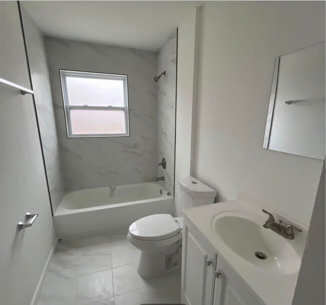 Building Photo - 12445 Pizarro Dr