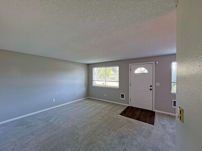 Foto del edificio - Charming Immaculate Three Bedroom Rambler in Tacoma