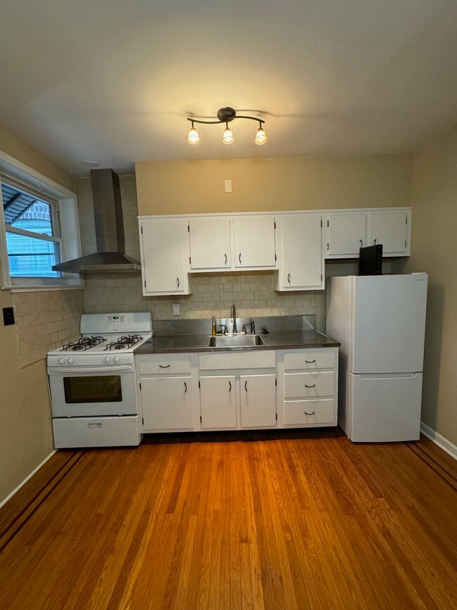 Foto del edificio - 1240 Pratt St