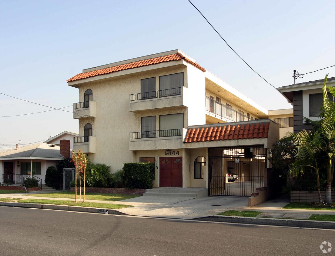 Building Photo - 12144 Grevillea Ave