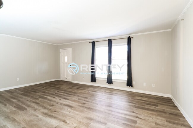 Foto del edificio - 623 S New Hope Rd