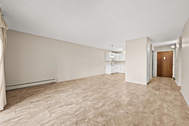 Foto del edificio - 7040 E Girard Ave