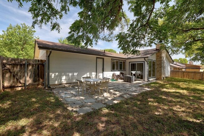 Building Photo - 9905 Chukar Cir
