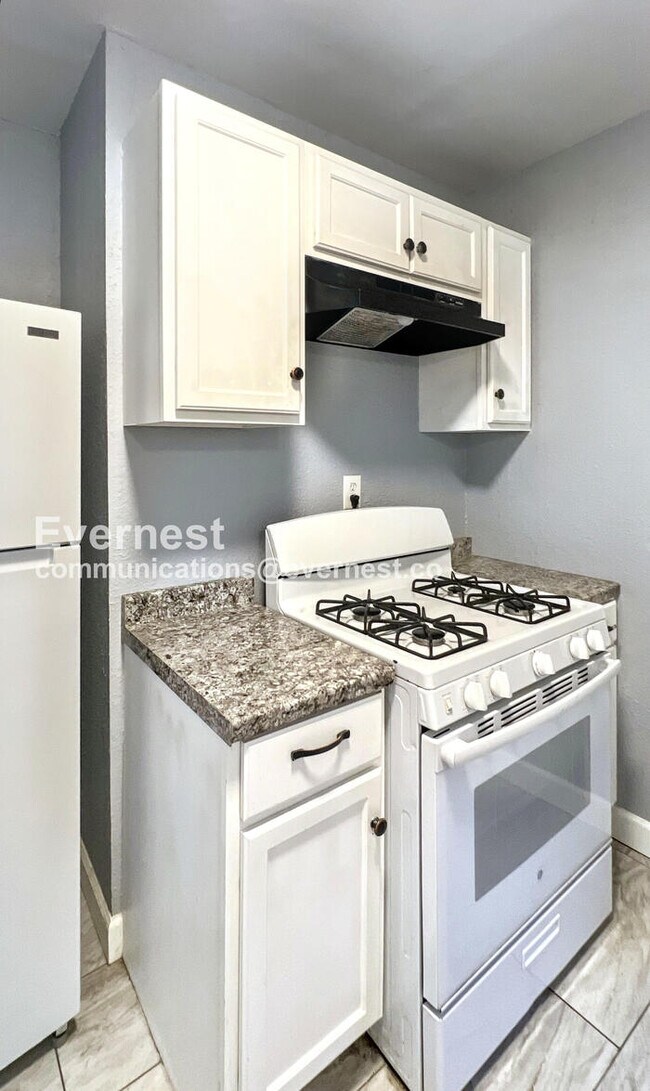 Foto del edificio - 1402 E 65th St