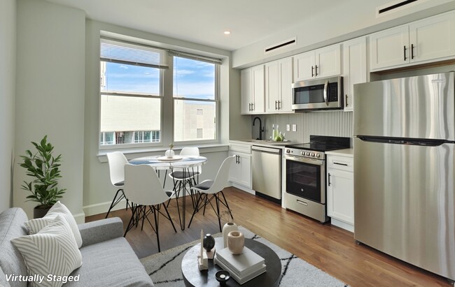 Kitchen - Staged - 218 Church Street W Apartments