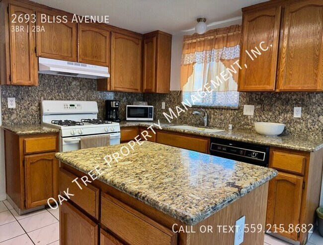 Foto del edificio - 2693 Bliss Ave