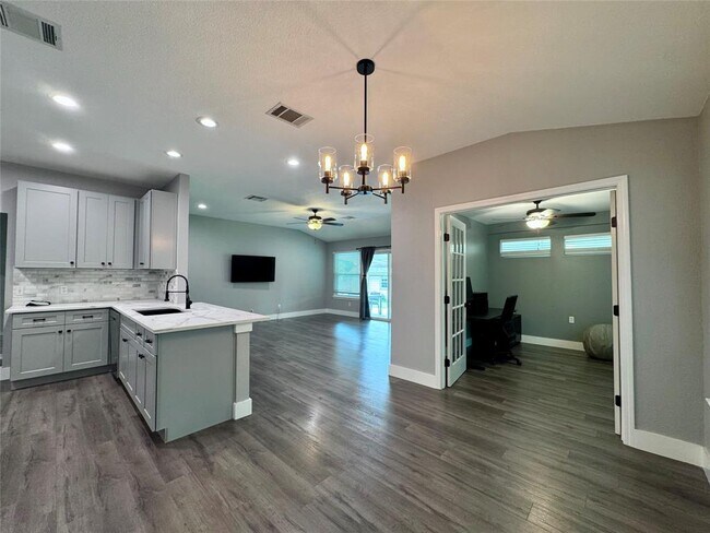 Foto del edificio - 1212 Leah Ln