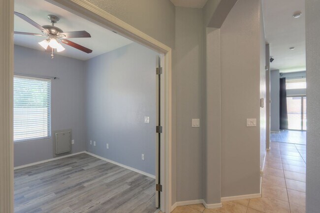 Building Photo - 22121 Greenland Park Dr