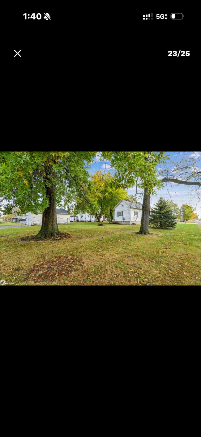 Building Photo - 406 Center St