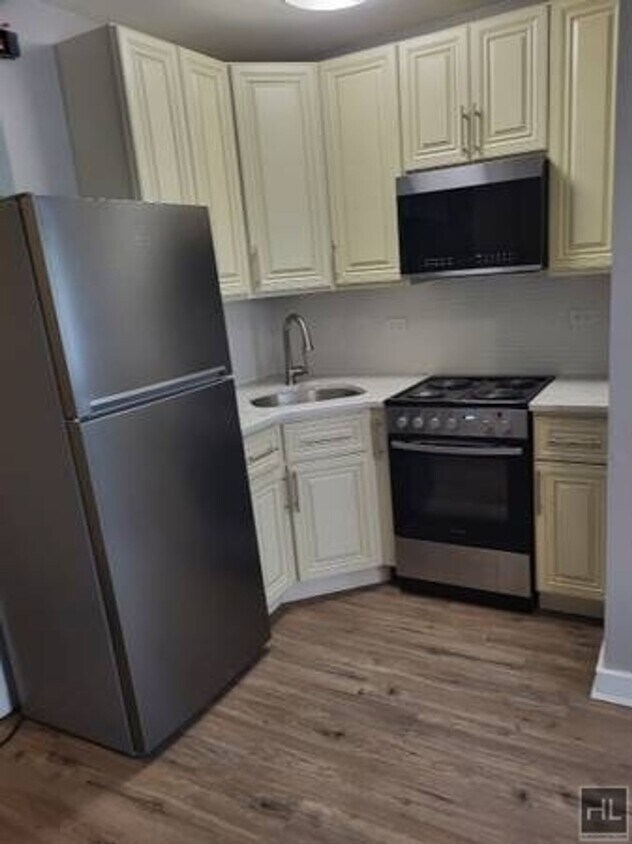 Primary Photo - Incredible Jr 1 CRESCENT STREET