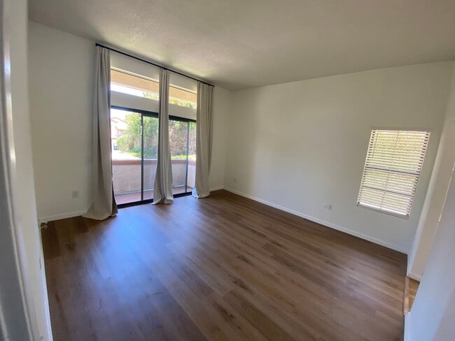 Building Photo - Charming 2 Bed, 2 Bath Carlsbad Home with ...