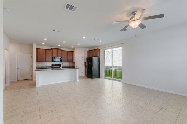 Building Photo - 2941 Harvester Ln