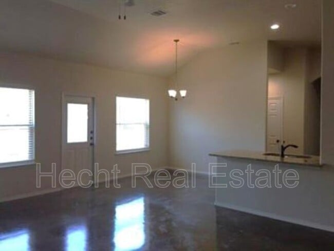 Building Photo - 1103 Stanley Wy