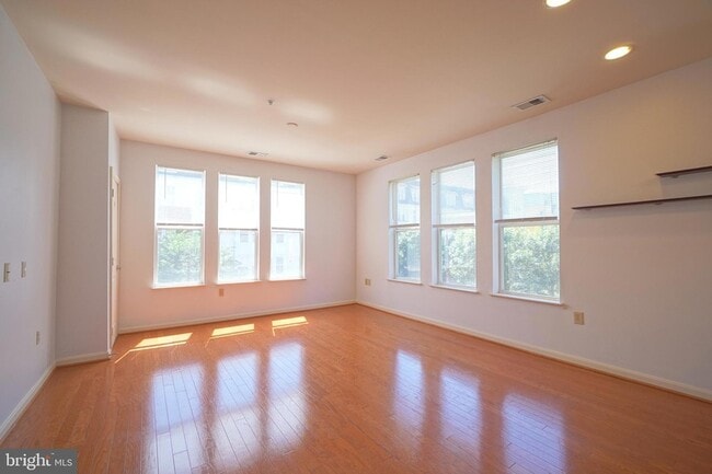 Photo - 2665 Prosperity Ave Apartment