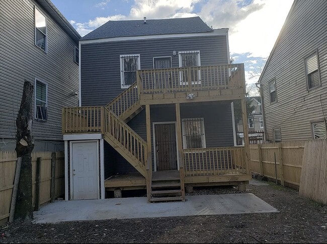 Building Photo - 171 Godwin Ave