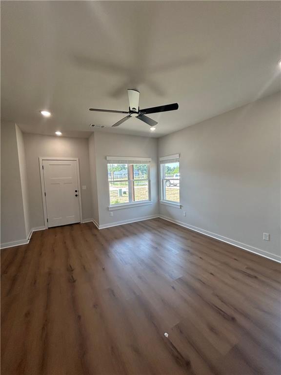 Foto del edificio - 623 Cosmos St