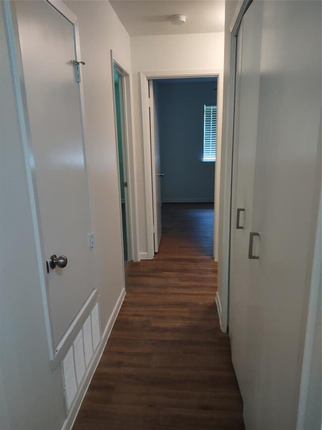 Foto del edificio - 5405 Brompton Cir