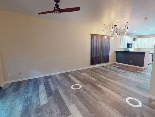 Building Photo - MOUNTAIN VIEWS 3br, 2.5ba Townhome End-Uni...