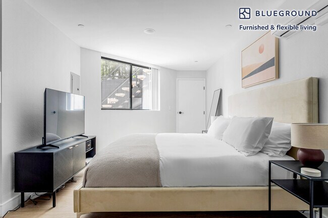 Building Photo - 747 Gayley Ave