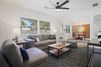 Building Photo - 2234 Edgemore Dr SE