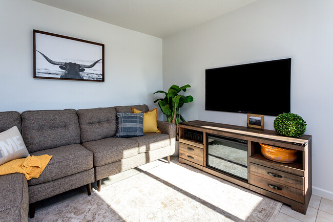 Building Photo - Villas at Deerwood by Kading