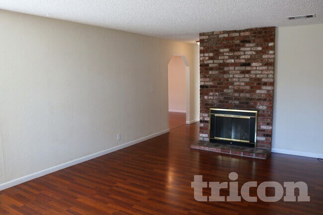 Foto del edificio - 2607 Orchid St