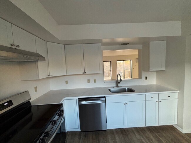 Foto del edificio - 8004 Chelsea Cv N