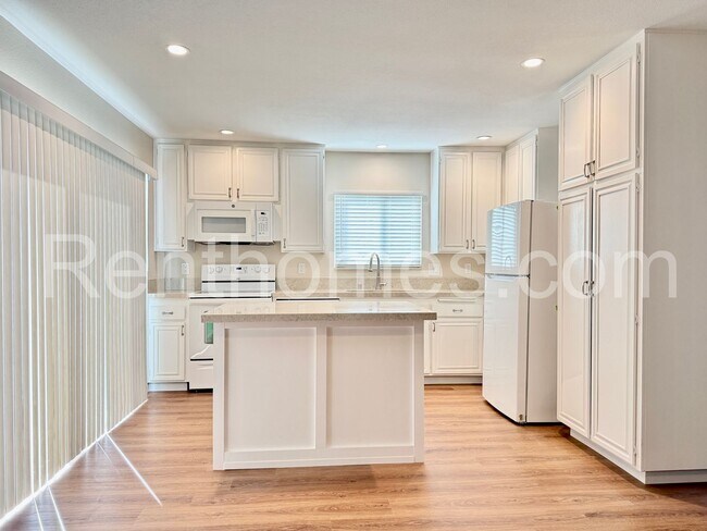 Foto del edificio - 13438 Orange Blossom Ln