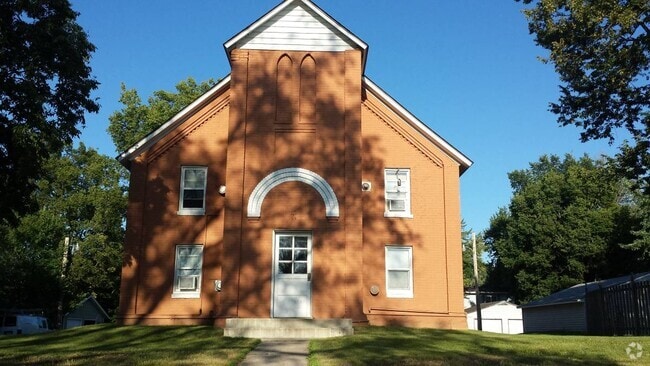 Building Photo - 316 2nd St N