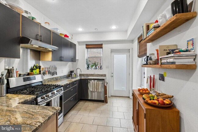 Foto del edificio - 1555 E Palmer St