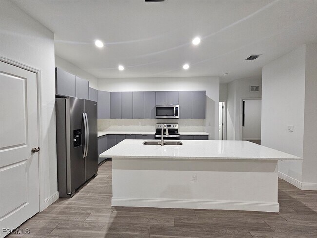 Building Photo - 5002 Gramercy Rd