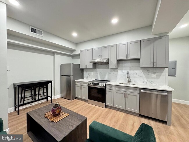 Photo - 1024 Race St Apartment