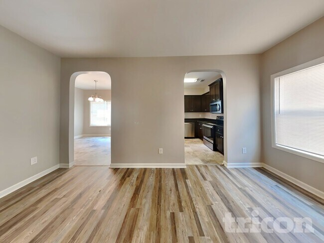 Foto del edificio - 125 Cypress Ct