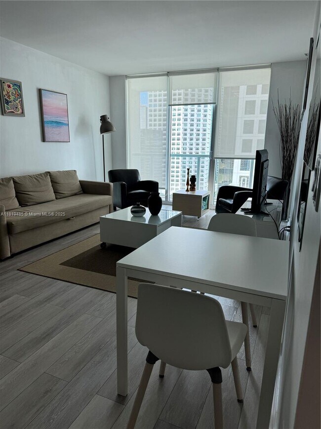 Foto del edificio - 500 Brickell Ave