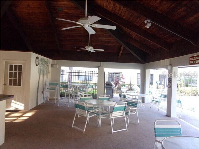 Foto del edificio - 3038 Eastland Blvd
