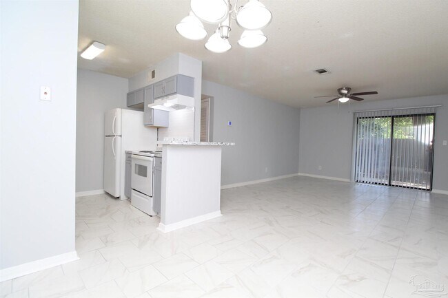 Foto del edificio - 7116 Pearson Rd