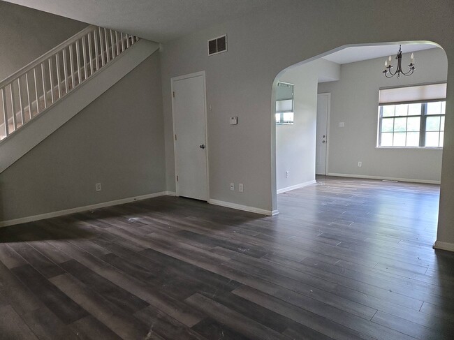 Foto del edificio - 530 Sutherland Ave