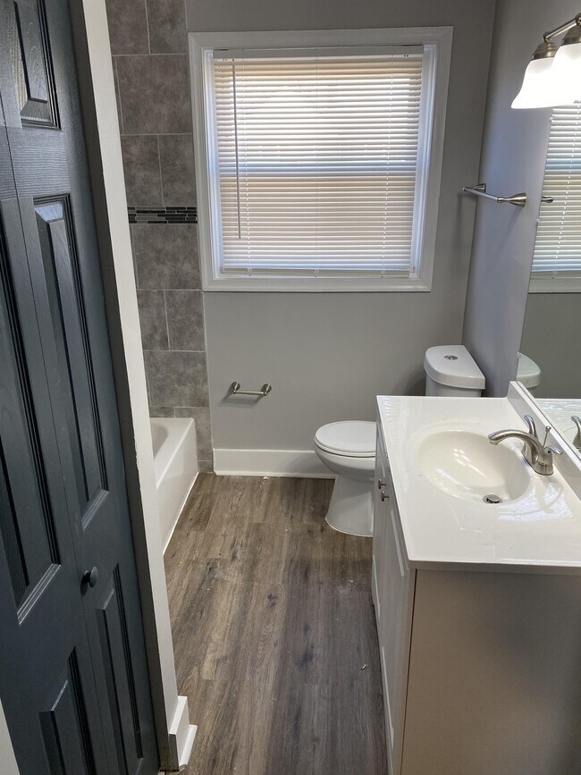 Foto del edificio - 4803 Aberdeen Ave