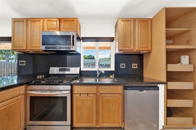 Foto del edificio - 9650 NW 24th St