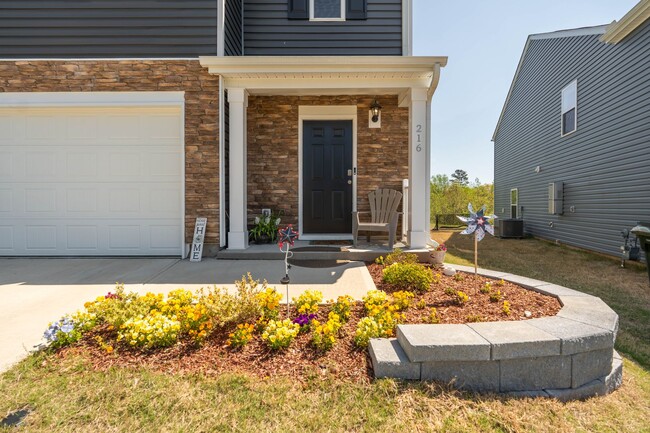 Building Photo - Elderberry Ln