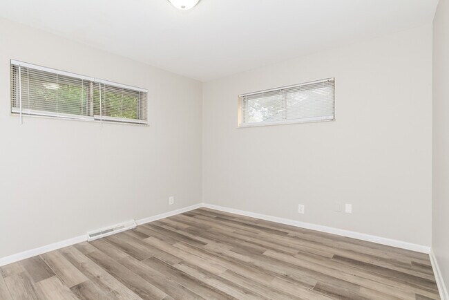 Building Photo - Adorable 3 Bedroom Home