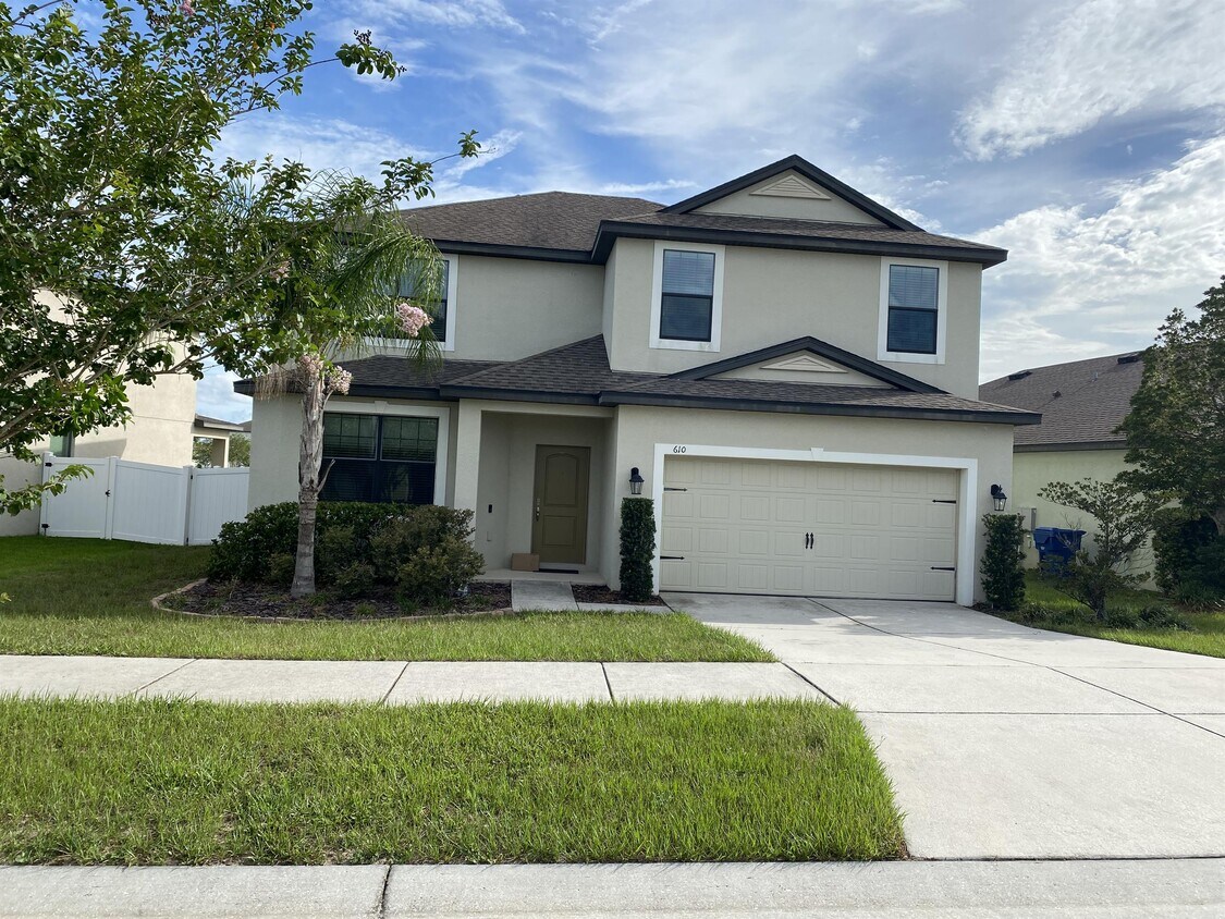 Foto principal - 610 Silverthorn Pl