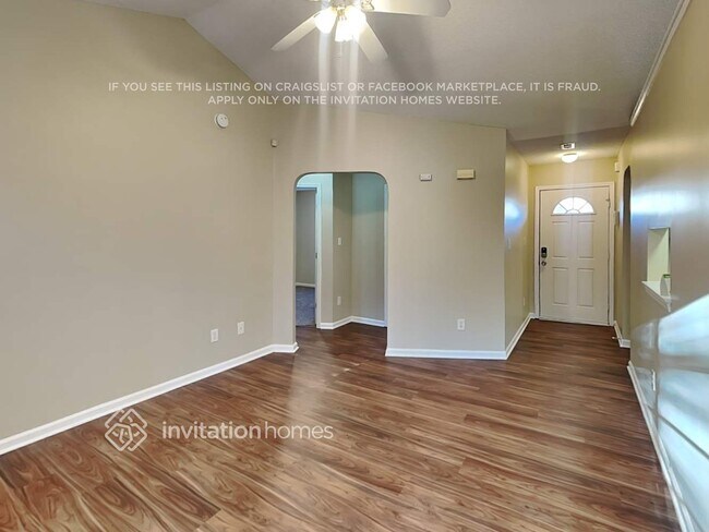 Foto del edificio - 4303 Lothar Ridge Ln